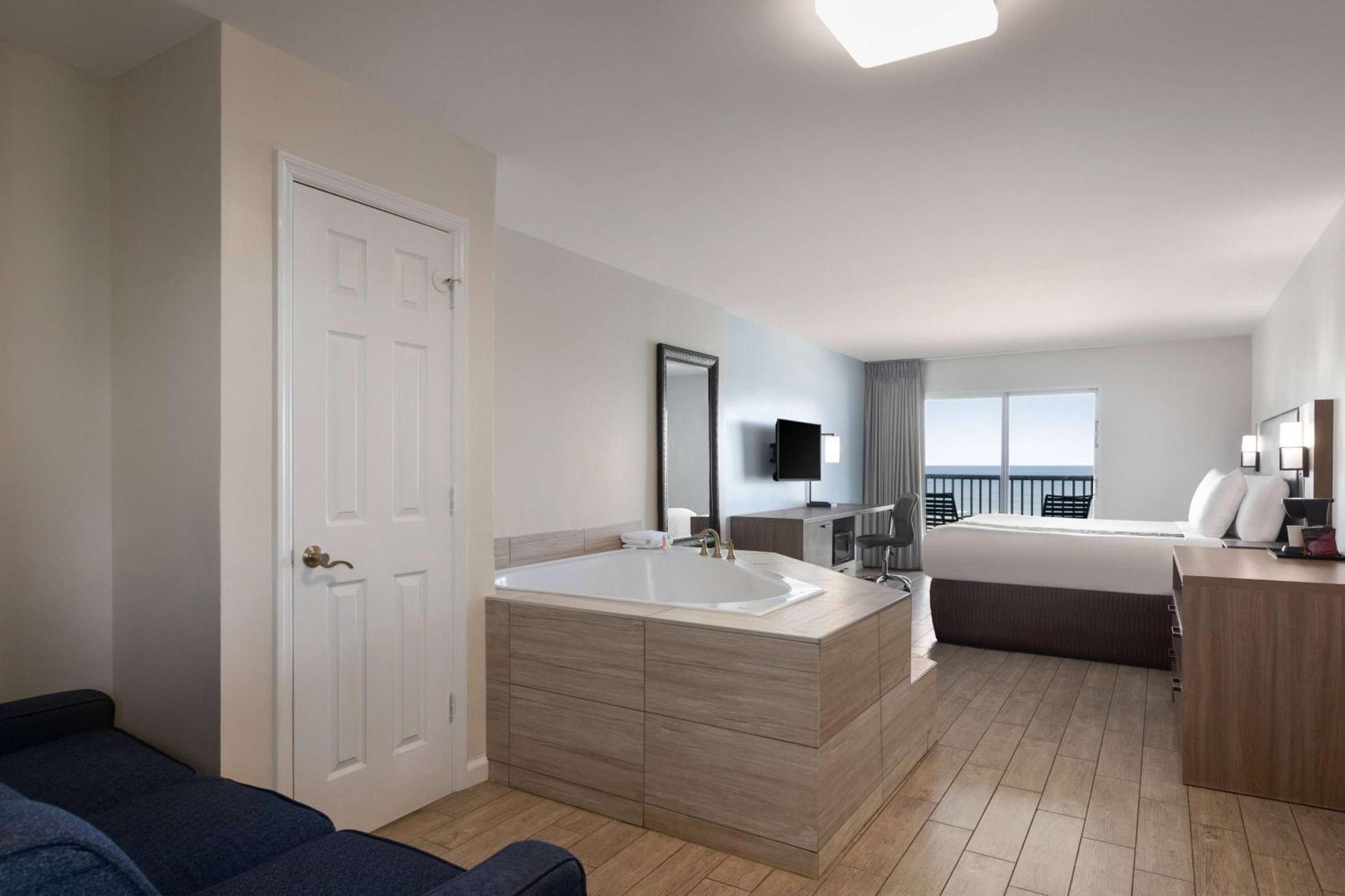 La Quinta By Wyndham Oceanfront Daytona 3*