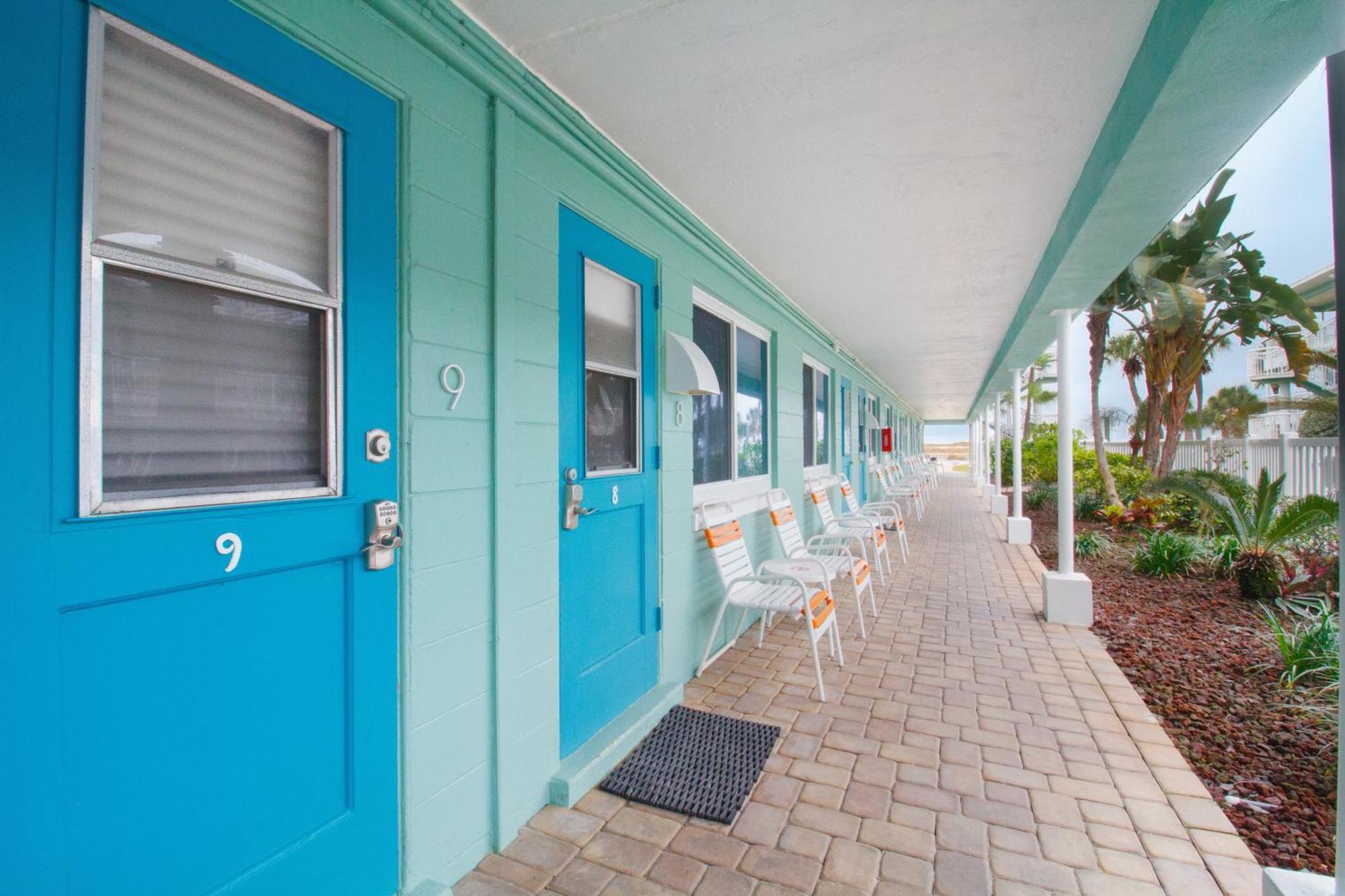 Tropic Terrace #9 - Beachfront Resort St. Pete Beach