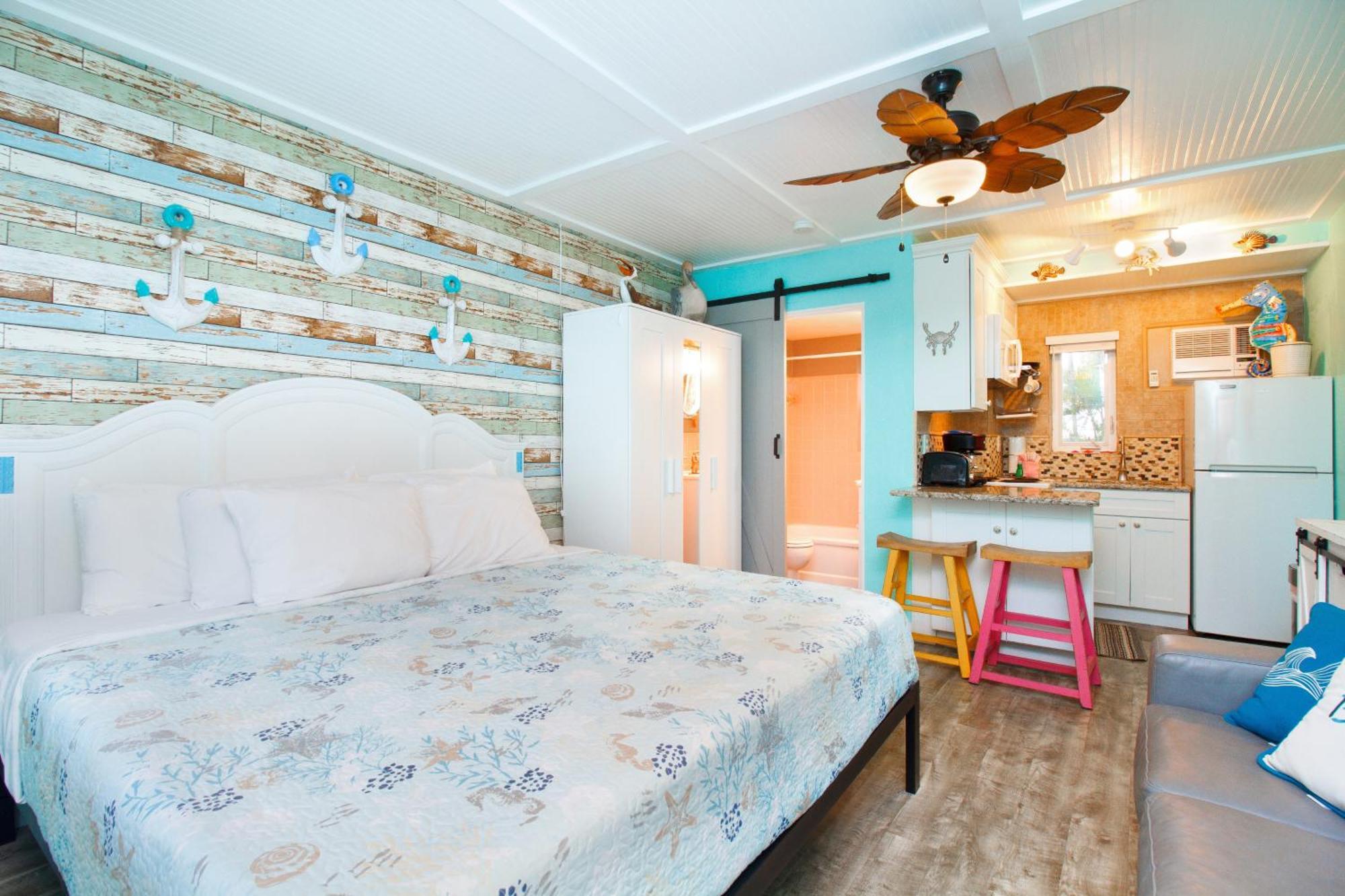 Tropic Terrace #9 - Beachfront Resort St. Pete Beach