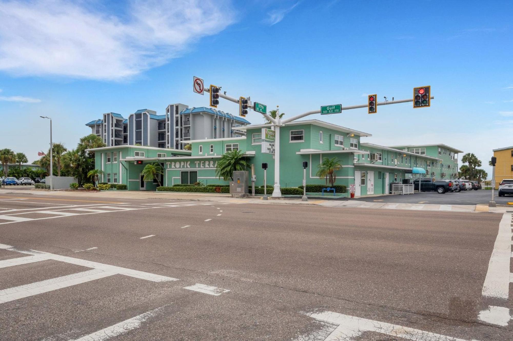 Resort Tropic Terrace #54 - Beachfront St. Pete Beach