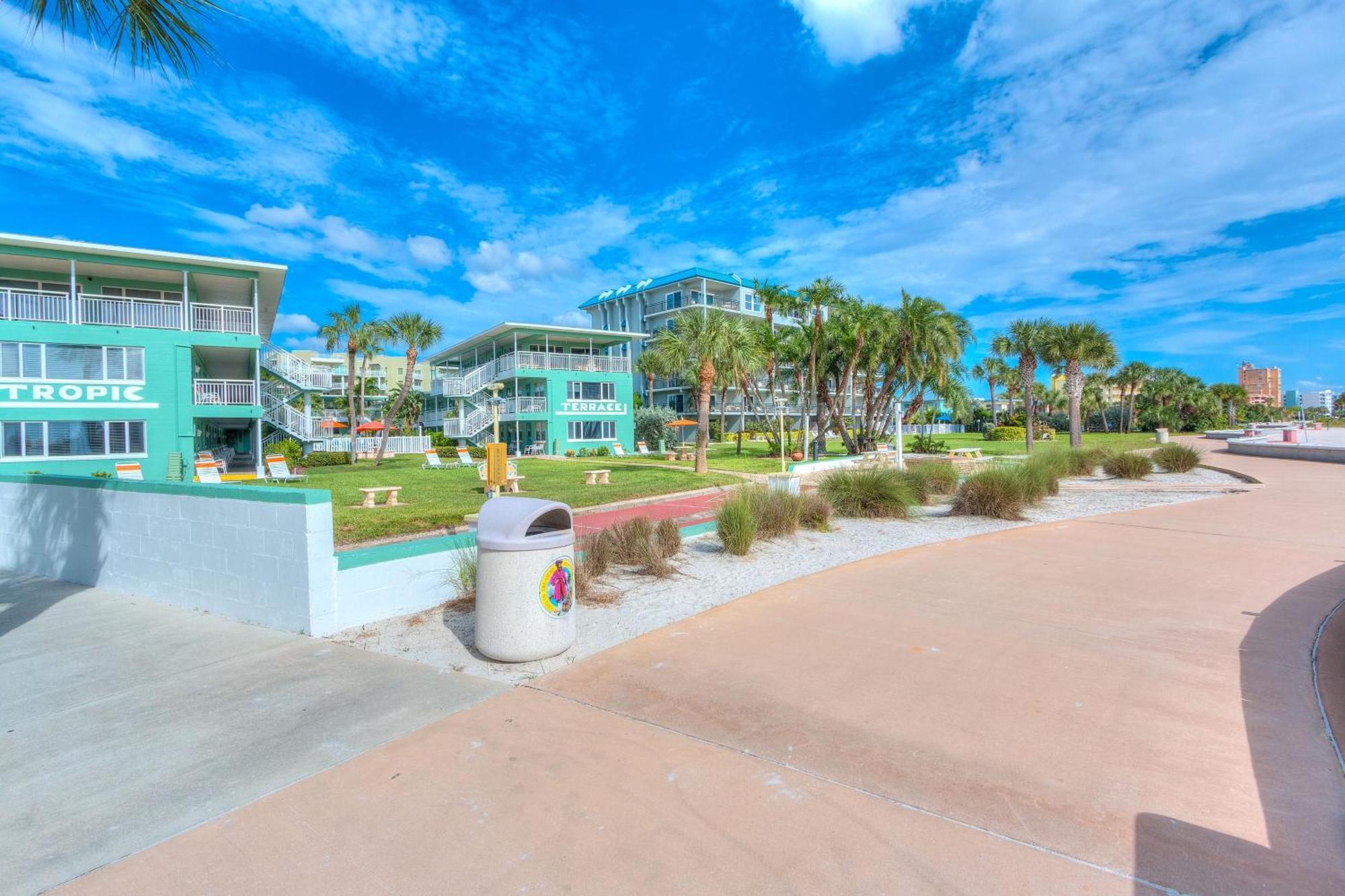 Resort Tropic Terrace #55 - Beachfront *