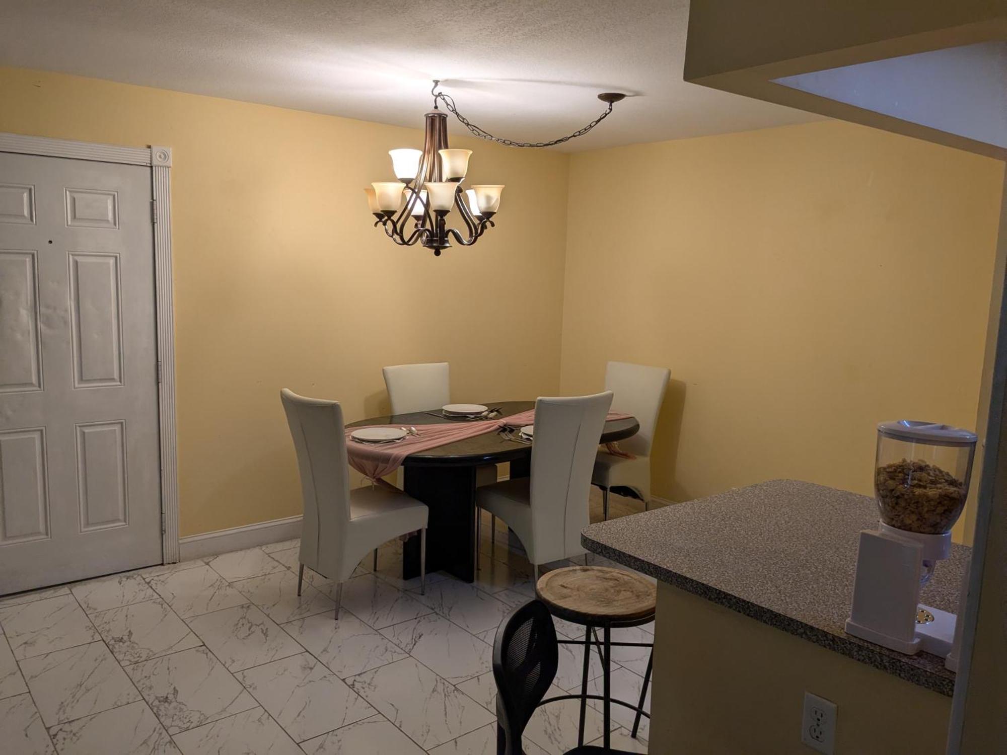 Quiet Fully Furnished * Lauderhill