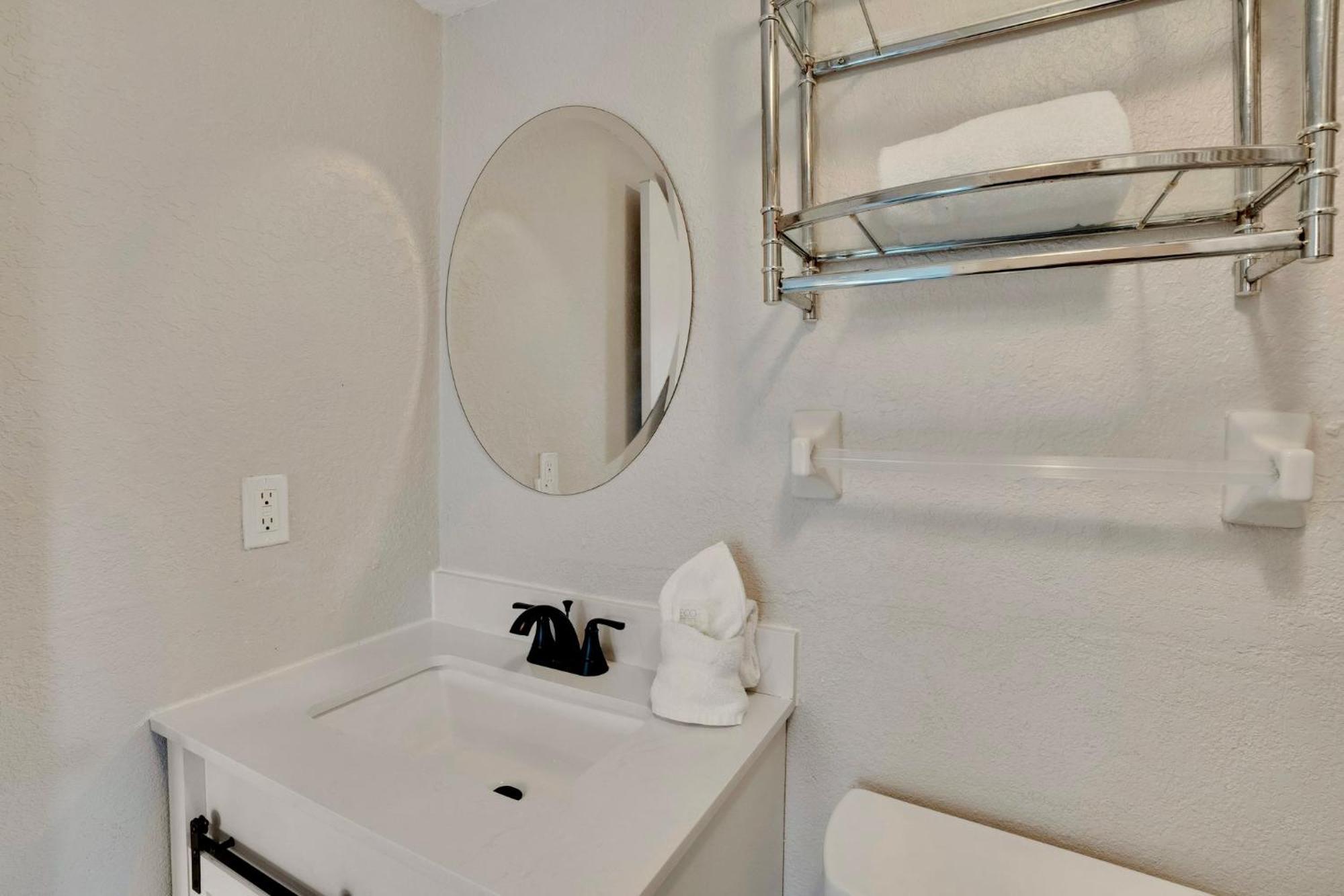 Sunset Corner - View & Heated Pool! *