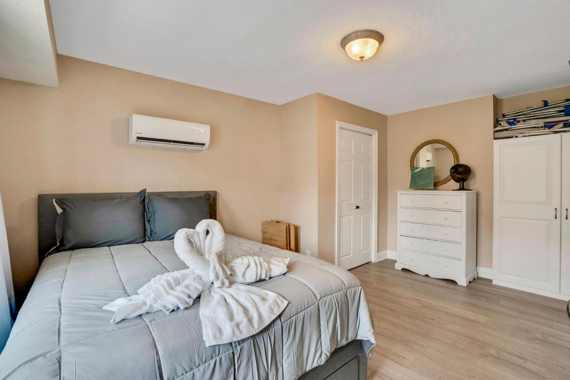 Sunset Corner - View & Heated Pool!
