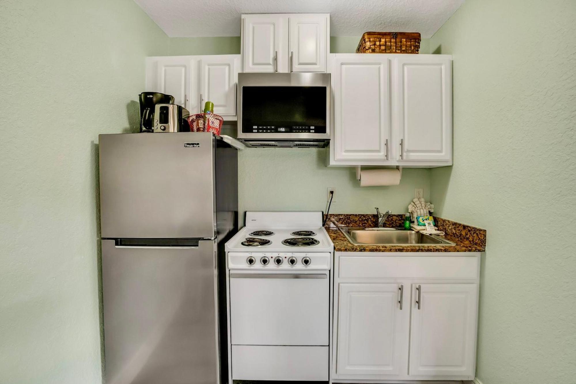 Sunset Corner - View & Heated Pool! * St. Pete Beach
