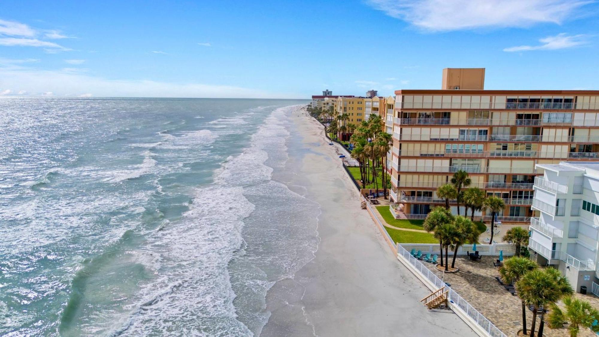 Sunset Corner - View & Heated Pool! Holiday home St. Pete Beach