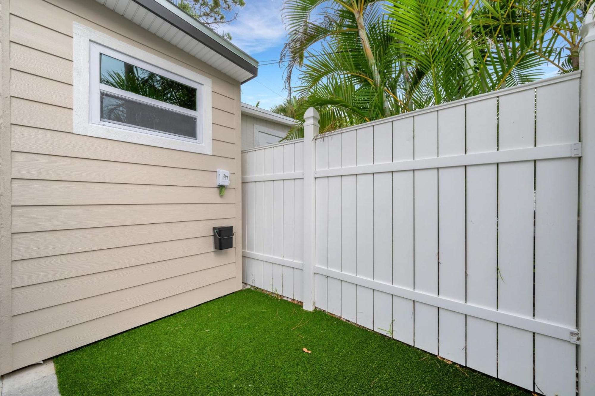 Holiday home Poolside Oasis - Just Steps To The Sand! - Monthly *
