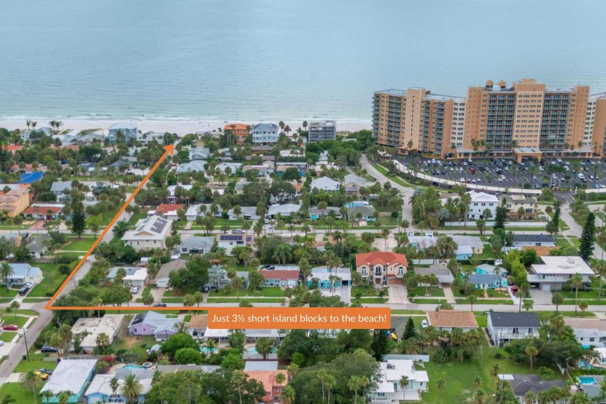 Holiday home Poolside Oasis - Just Steps To The Sand! - Monthly Clearwater Beach