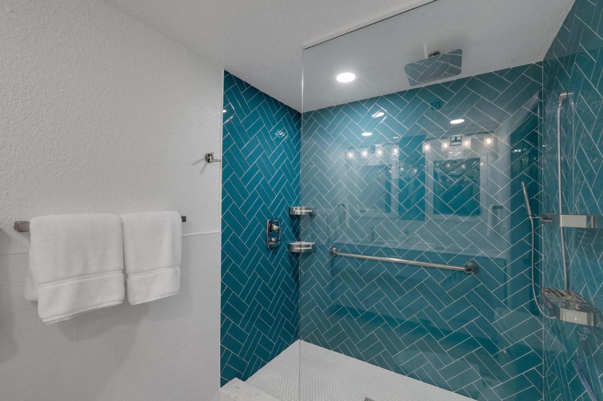 Poolside Oasis - Just Steps To The Sand! - Monthly Holiday home Clearwater Beach