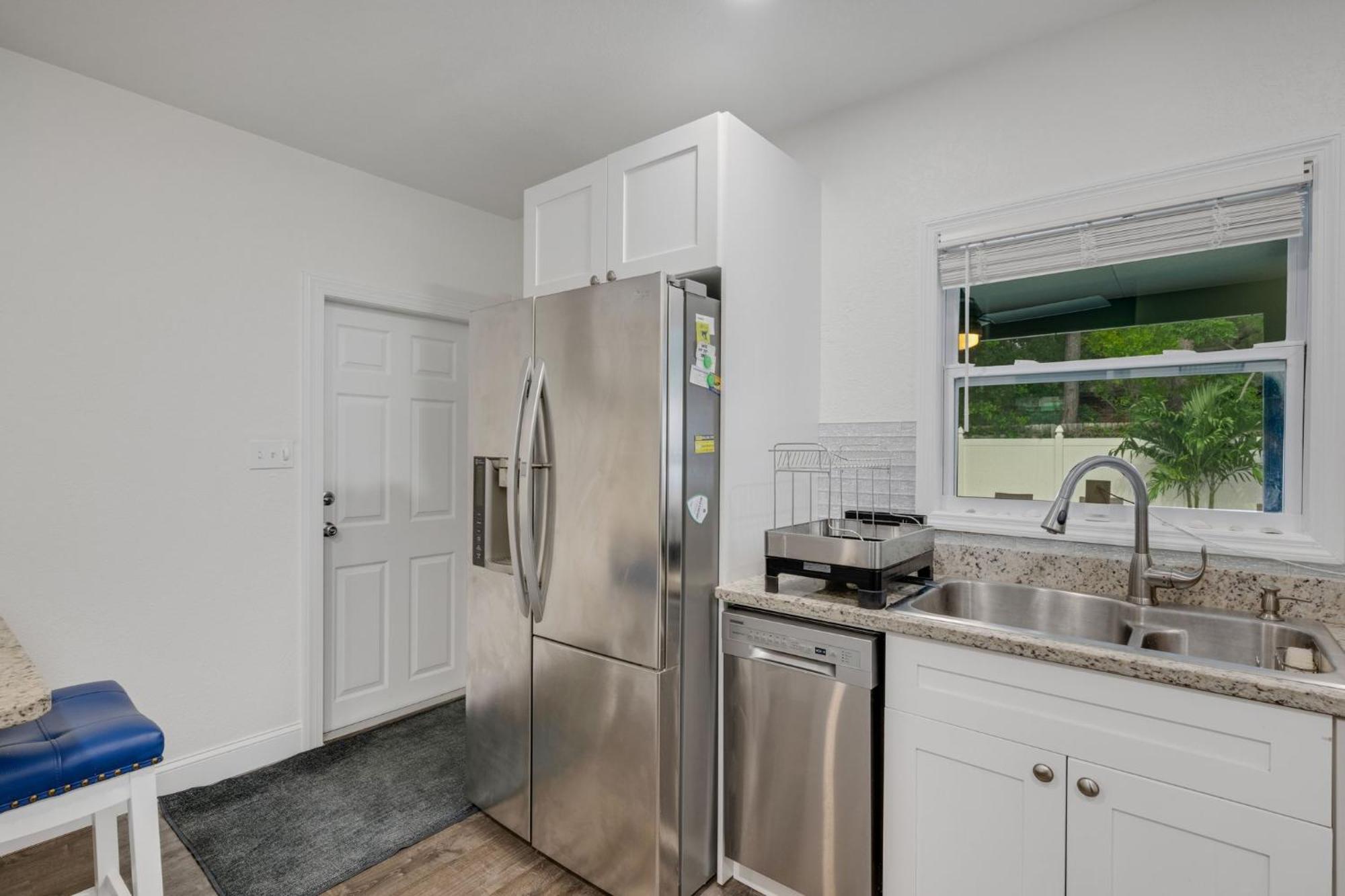 Poolside Oasis - Just Steps To The Sand! - Monthly * Clearwater Beach