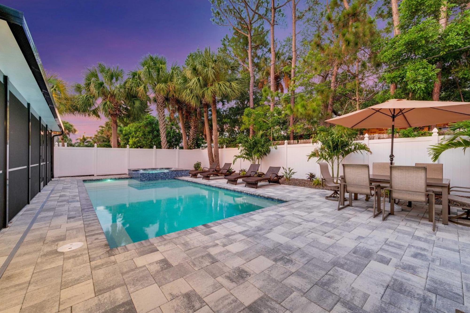 Holiday home Poolside Oasis - Just Steps To The Sand! - Monthly Clearwater Beach