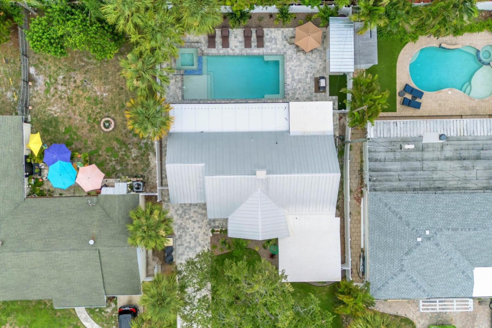 Poolside Oasis - Just Steps To The Sand! - Monthly Holiday home *