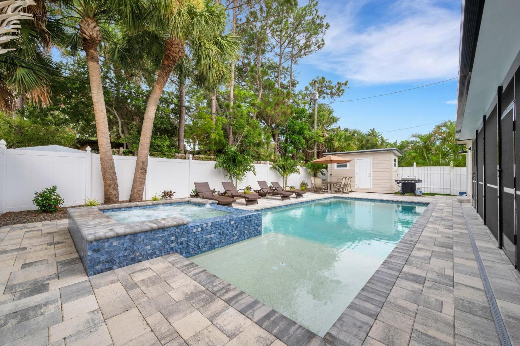 Holiday home Poolside Oasis - Just Steps To The Sand! - Monthly Clearwater Beach