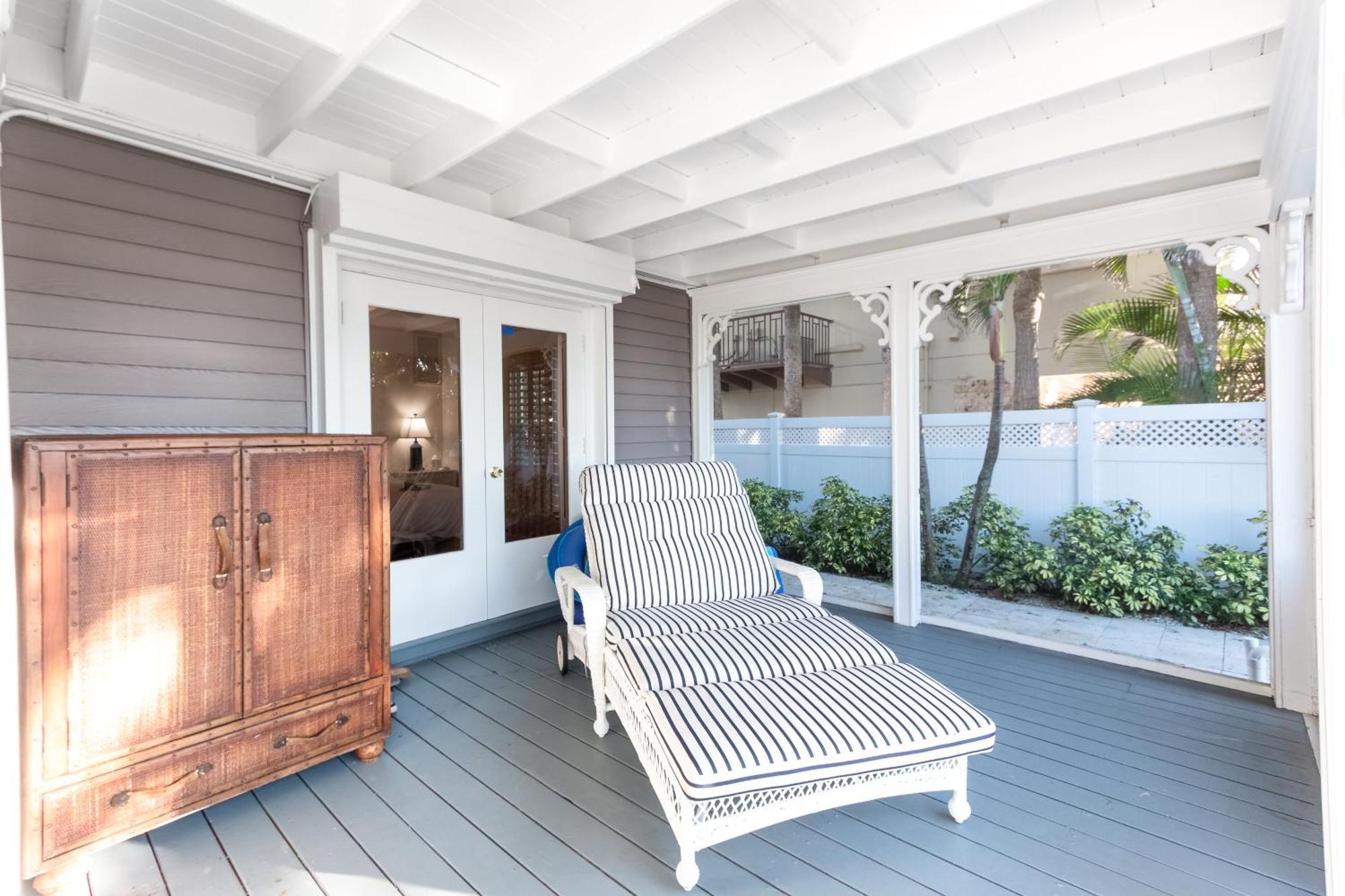 Sunset Breeze - Beachfront Pool - Monthly *