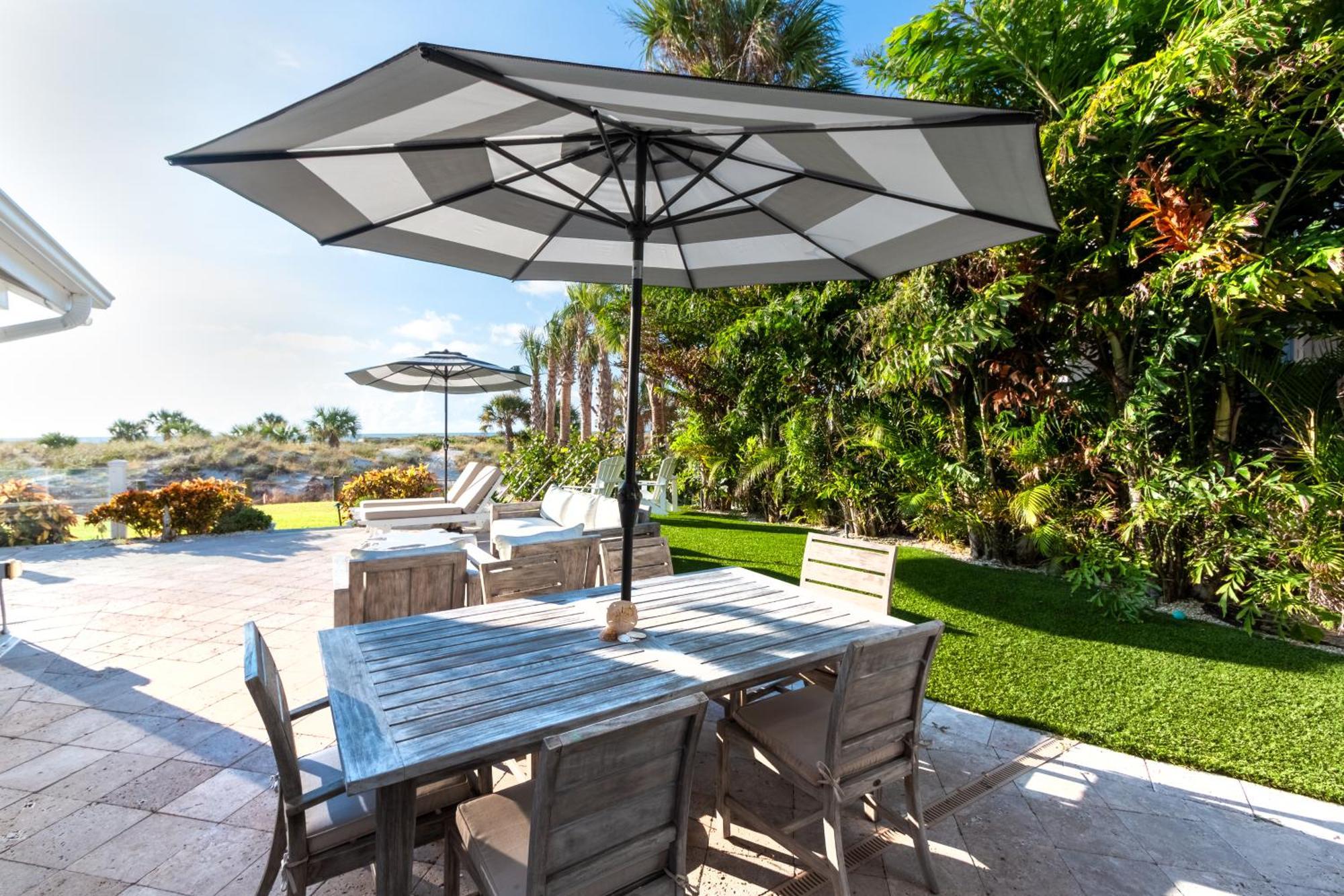 Sunset Breeze - Beachfront Pool - Monthly Holiday home