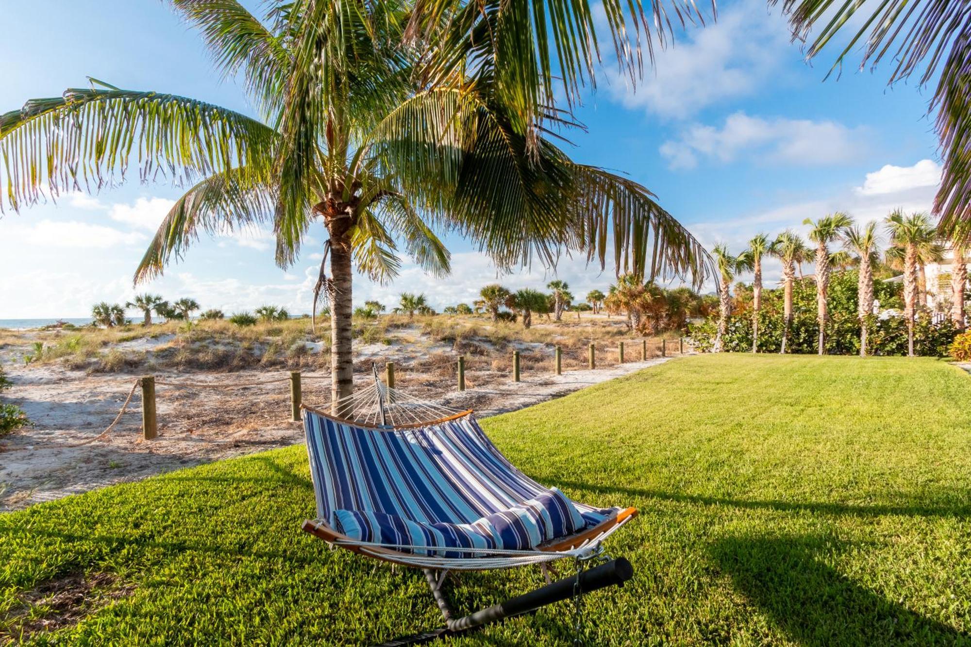Holiday home Sunset Breeze - Beachfront Pool - Monthly Clearwater Beach