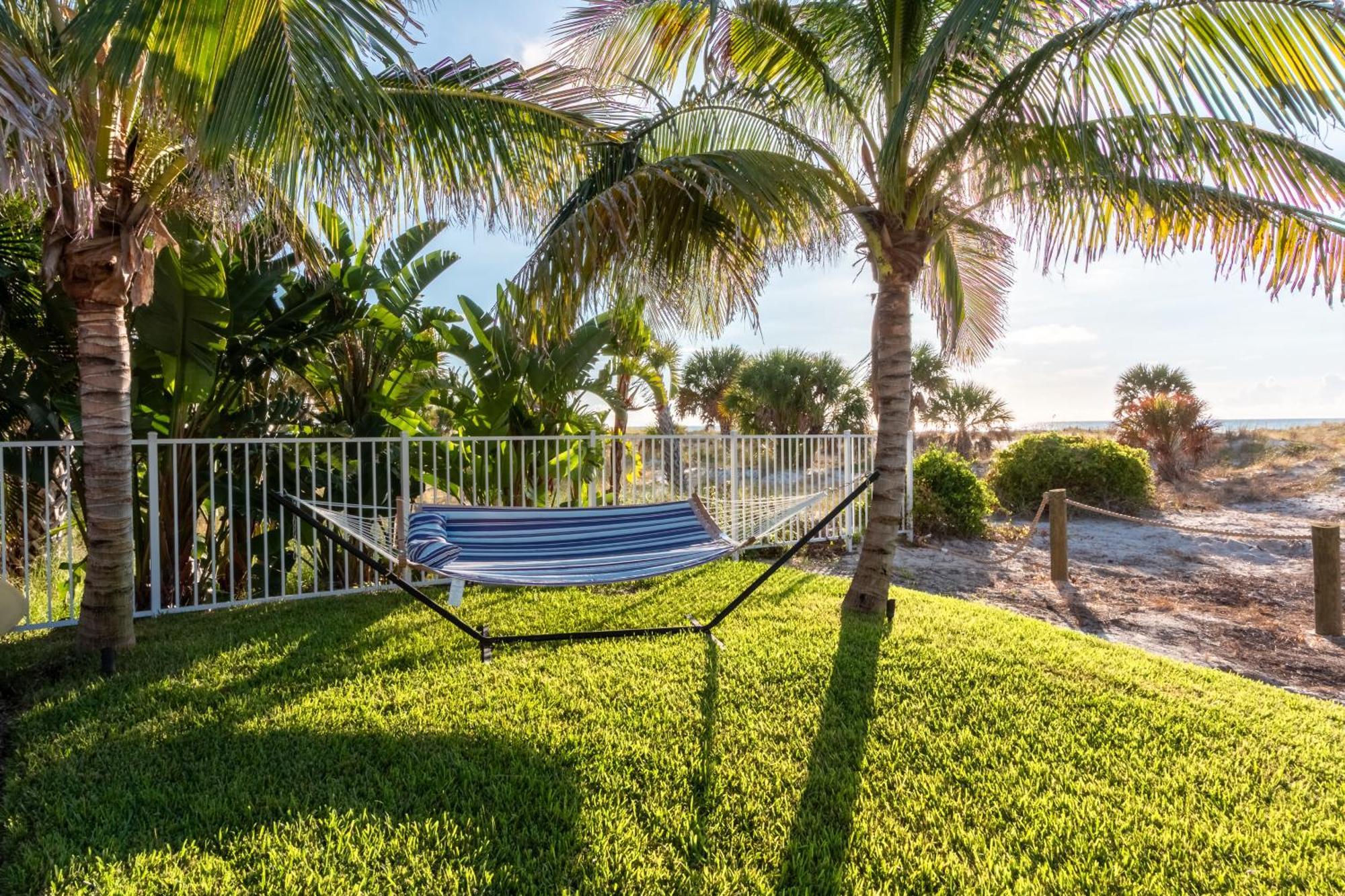 Holiday home Sunset Breeze - Beachfront Pool - Monthly *