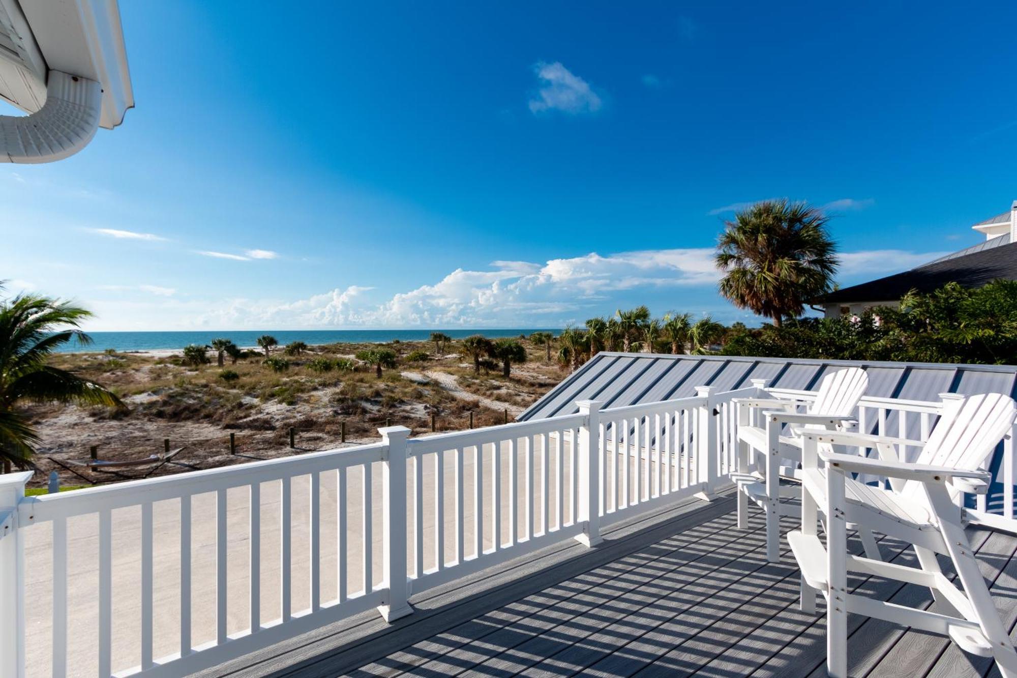 Holiday home Sunset Breeze - Beachfront Pool - Monthly *