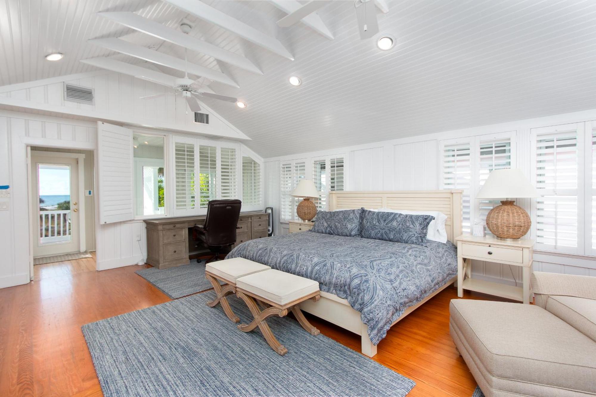 Sunset Breeze - Beachfront Pool - Monthly Holiday home *
