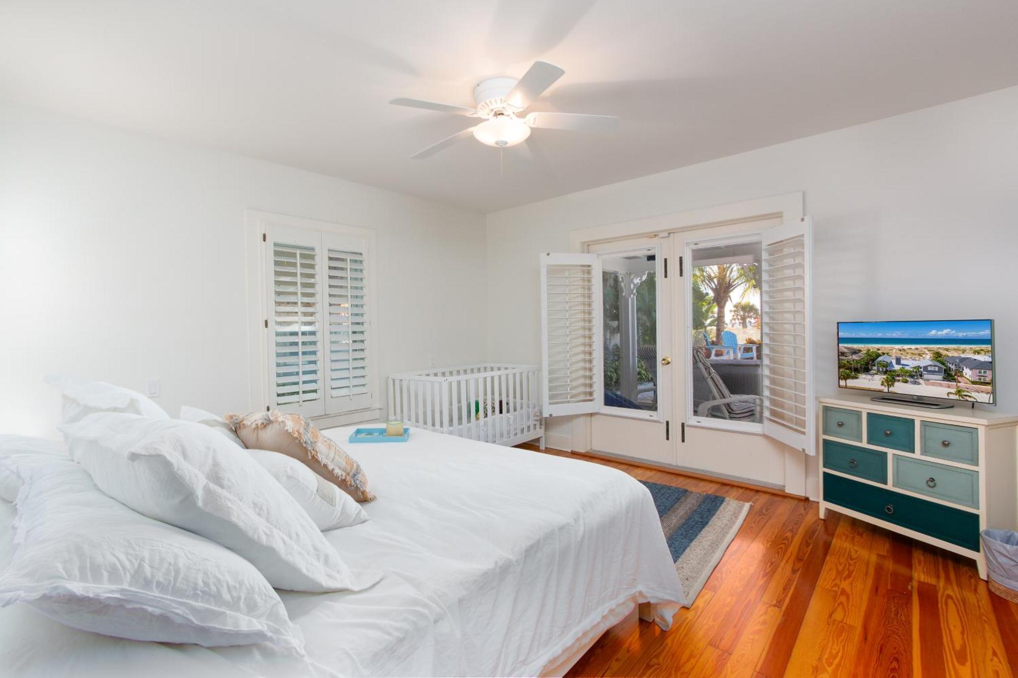 Holiday home Sunset Breeze - Beachfront Pool - Monthly *
