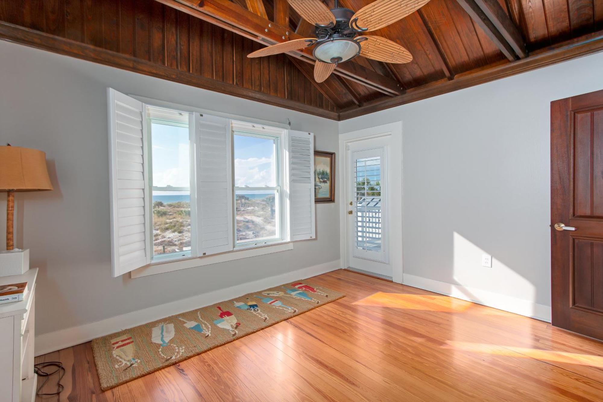 Sunset Breeze - Beachfront Pool - Monthly Holiday home