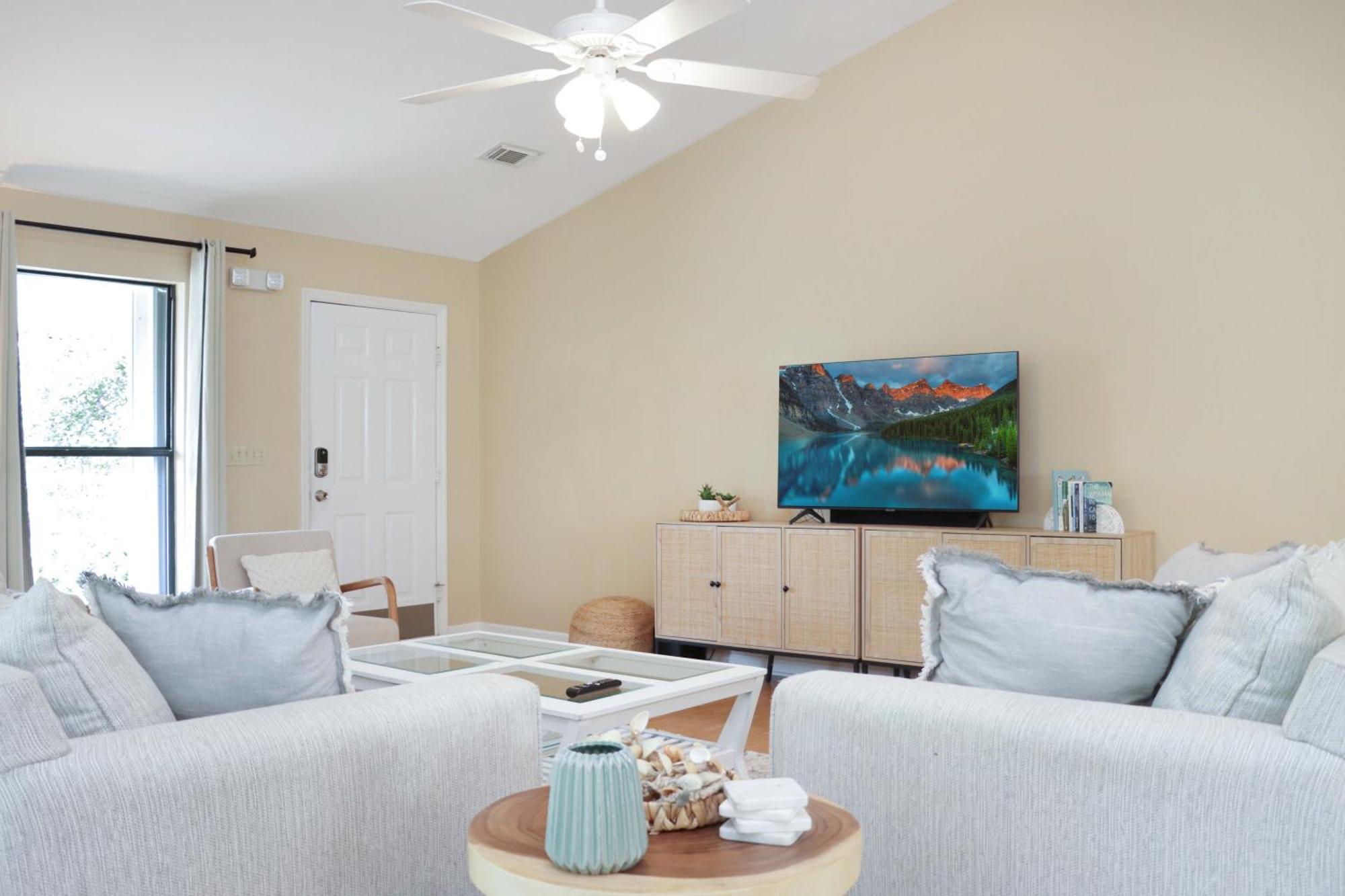 Holiday home Woofs And Waves By Pristine Vacation *