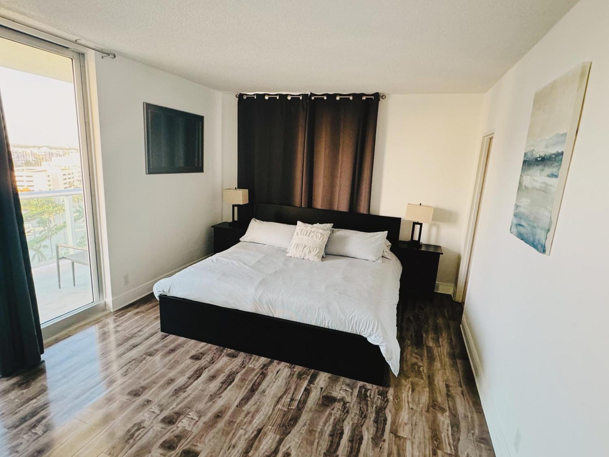 The Tides On Miami Hollywood