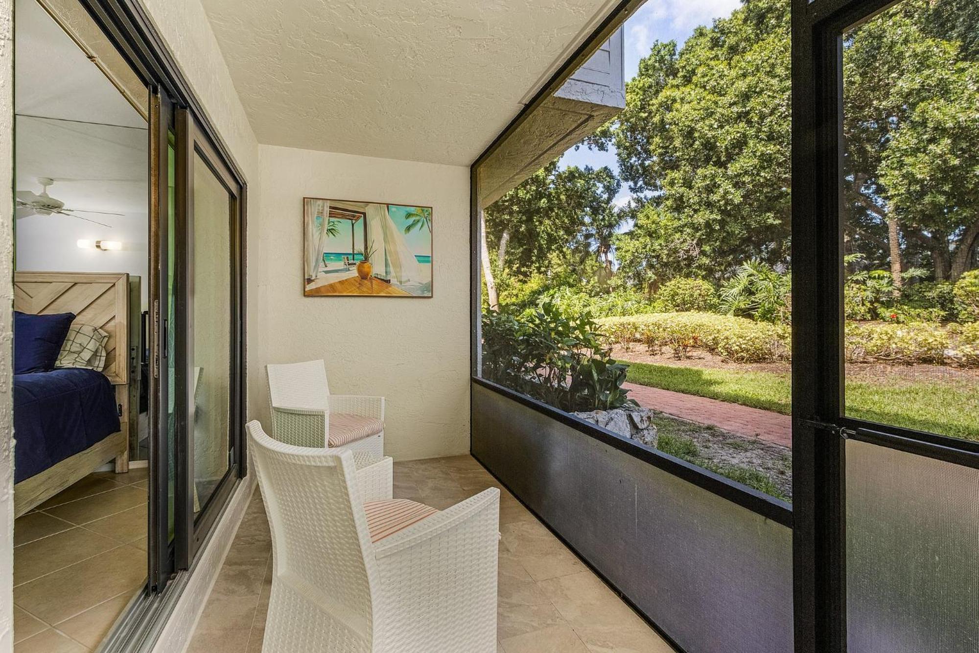 Park Shore Beautiful Deluxe 2 Bed 2bath Apartment *