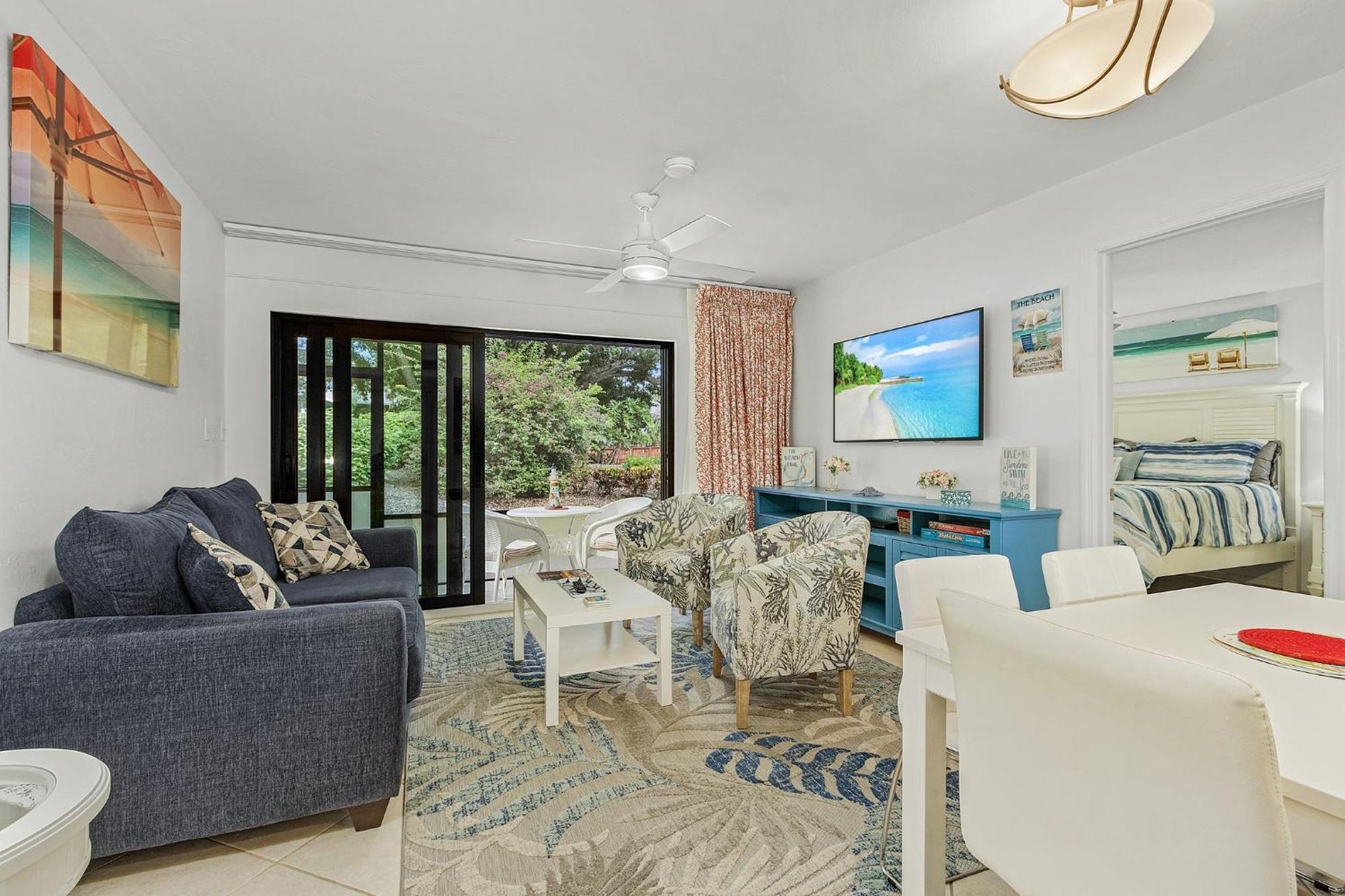 Park Shore Beautiful Deluxe 2 Bed 2bath *