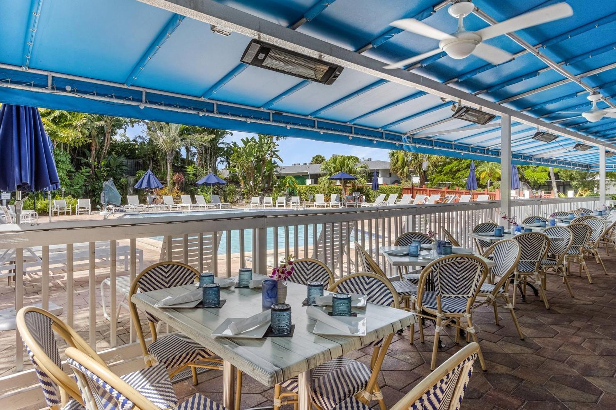 Park Shore Beautiful Deluxe 2 Bed 2bath Naples