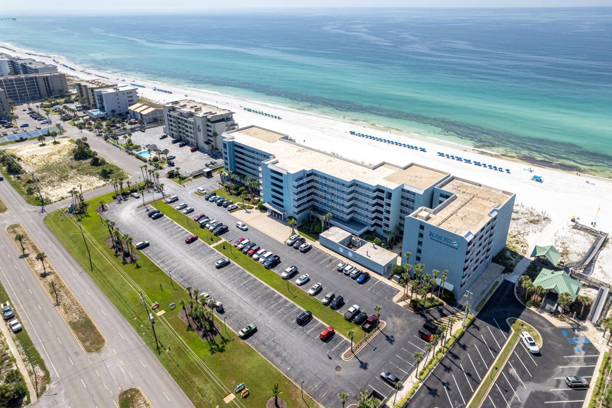 Apartment Inlet Reef 412- By Isle