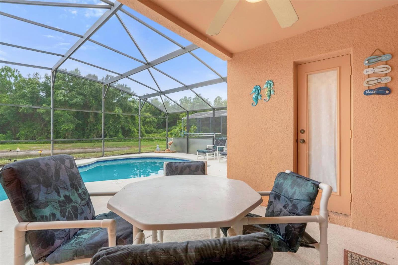 Holiday home Upstay - W Private Pool Hot Tub View *