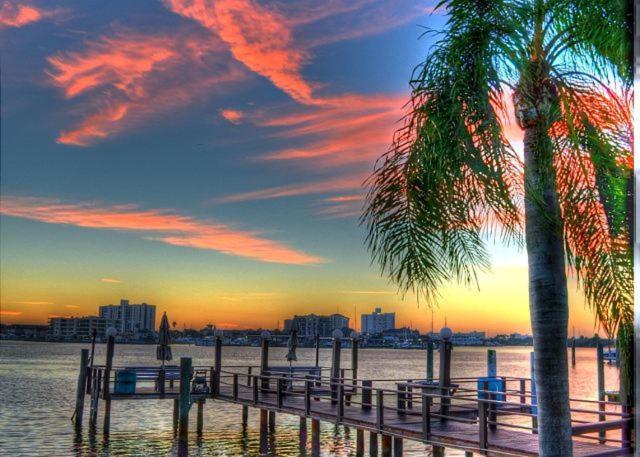 Saltwater Hideaway - Waterfront - Coral #e-2 *