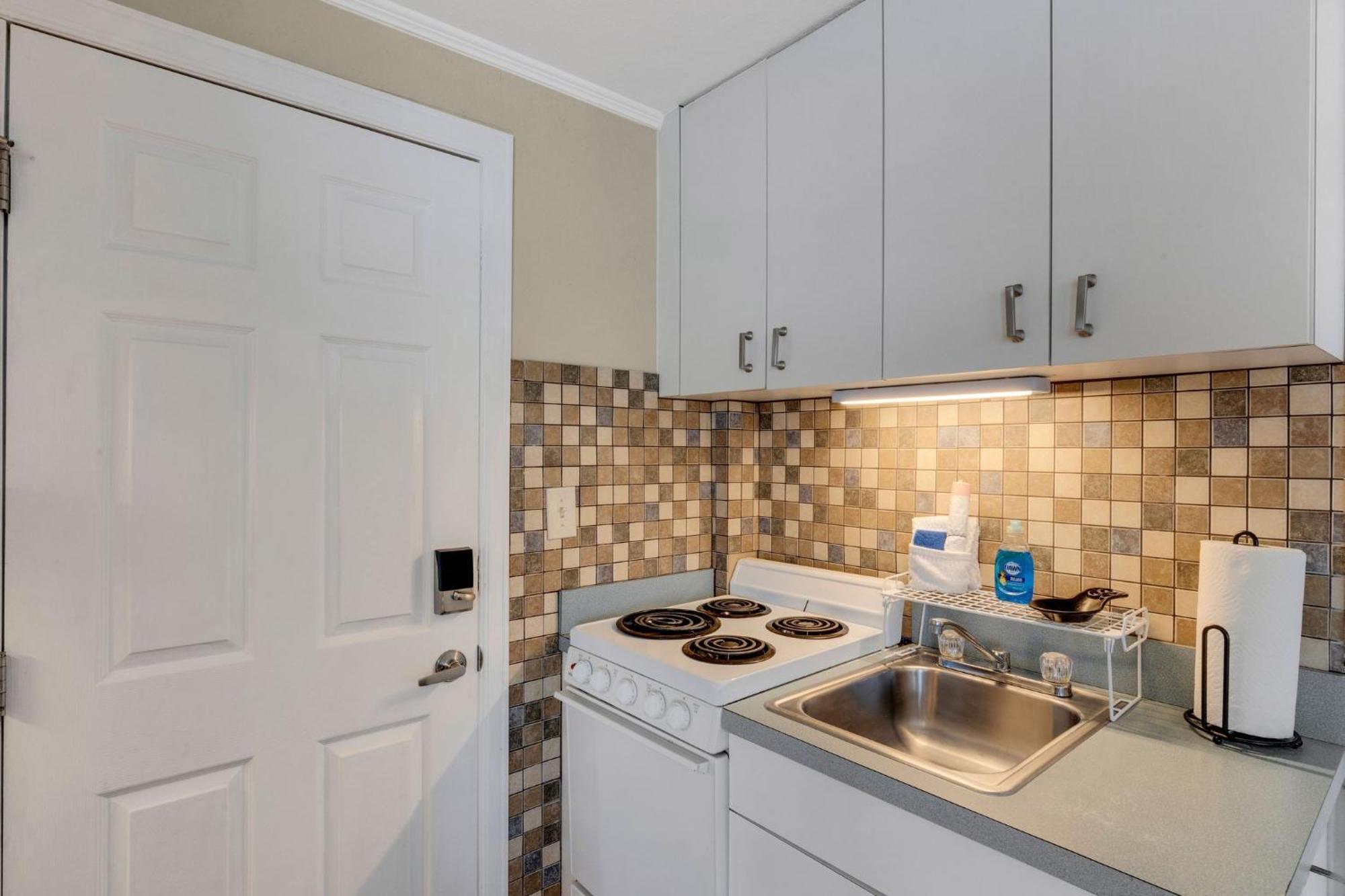 Water View & Heated Pool - Steps To Sand, Bayview Beauty B-5 Clearwater Beach