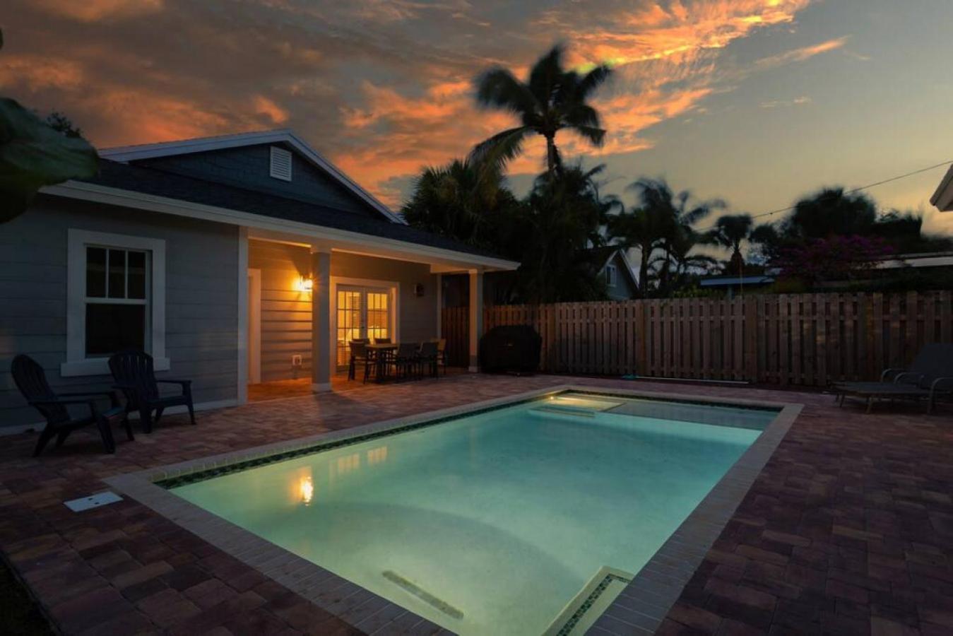 Stunning 4br 3ba Pool 5 Min To * Lake Worth Beach