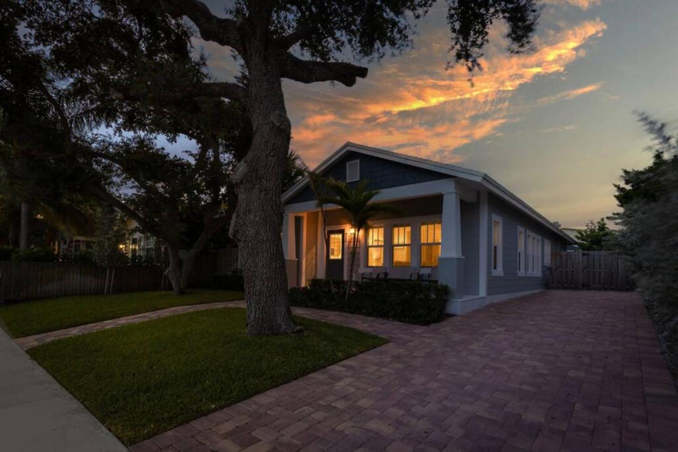 Stunning 4br 3ba Pool 5 Min To Holiday home Lake Worth Beach