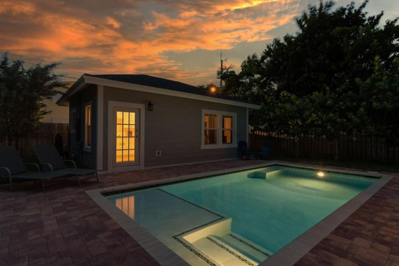 Holiday home Stunning 4br 3ba Pool 5 Min To Lake Worth Beach