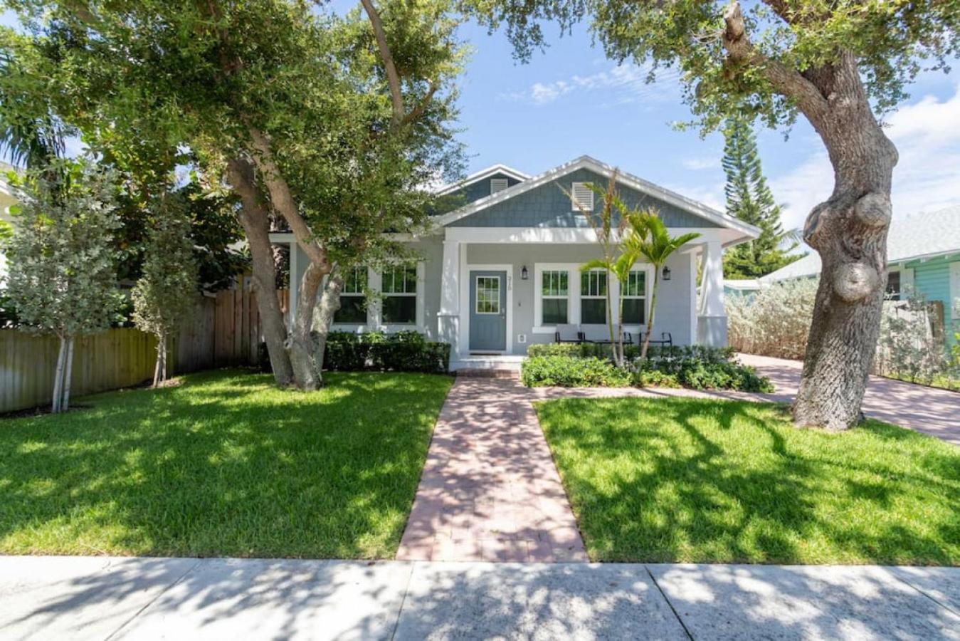 Stunning 4br 3ba Pool 5 Min To
