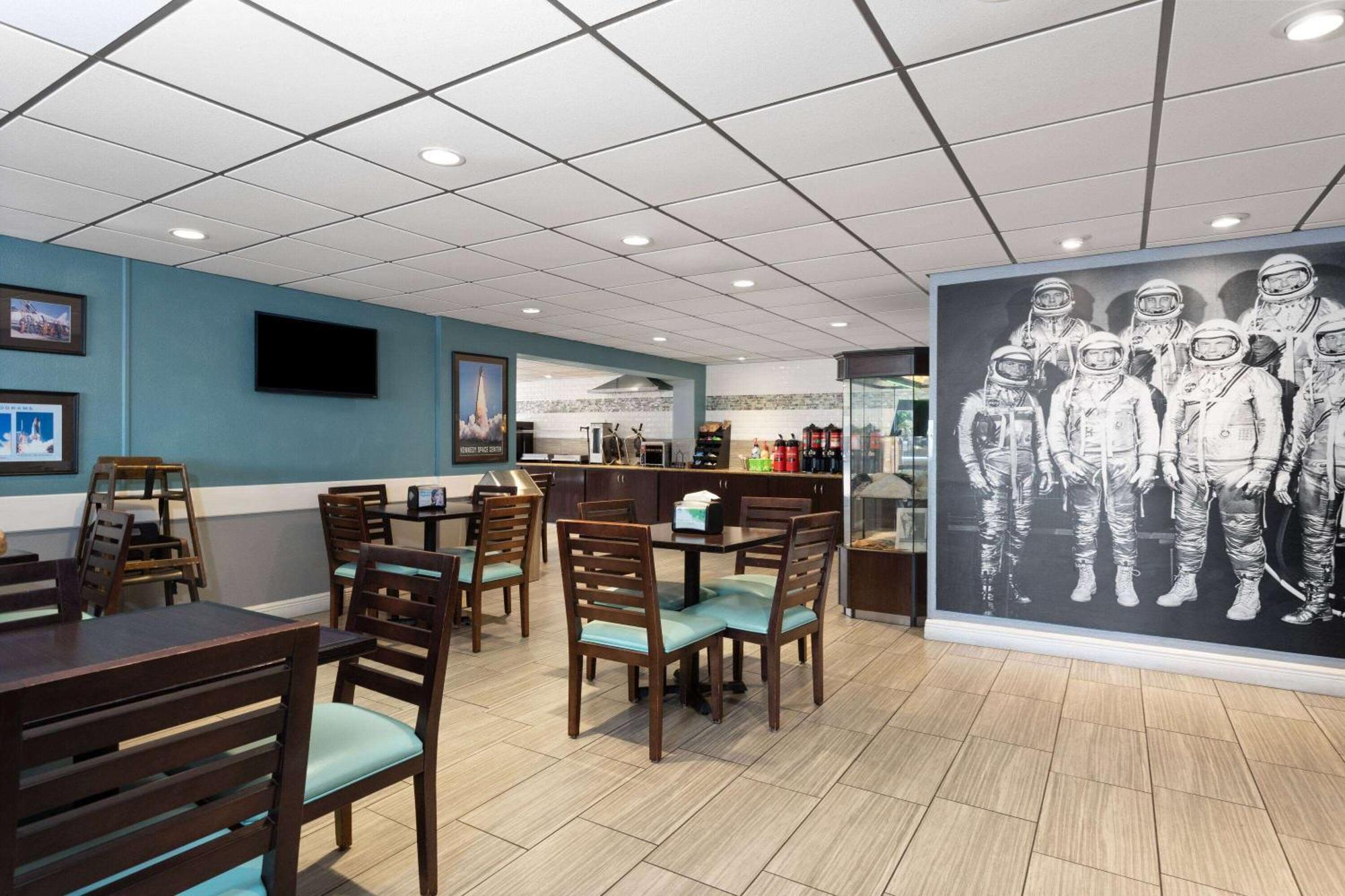 La Quinta By Wyndham Cocoa Beach-port Canaveral Hotel 3*