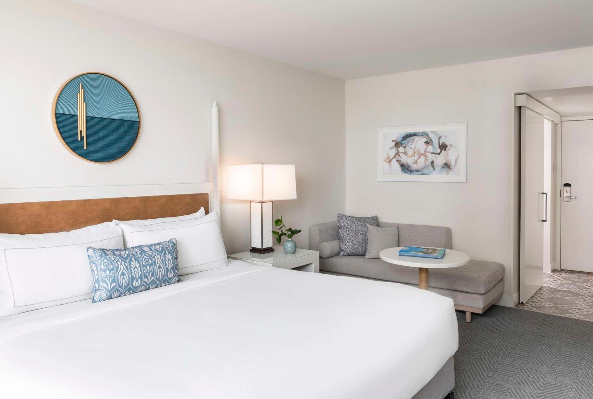 Resort The Singer Oceanfront Resort, Curio Collection By Hilton