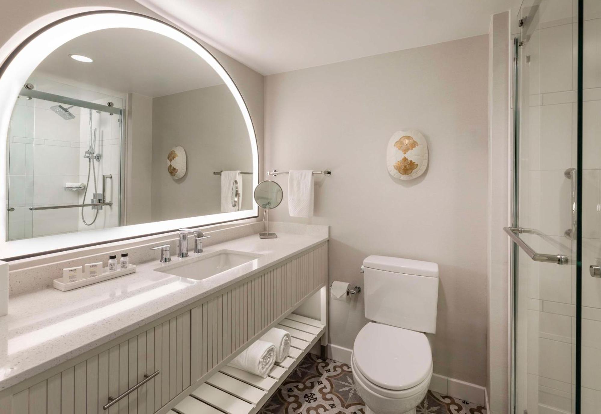 Resort The Singer Oceanfront Resort, Curio Collection By Hilton 4*