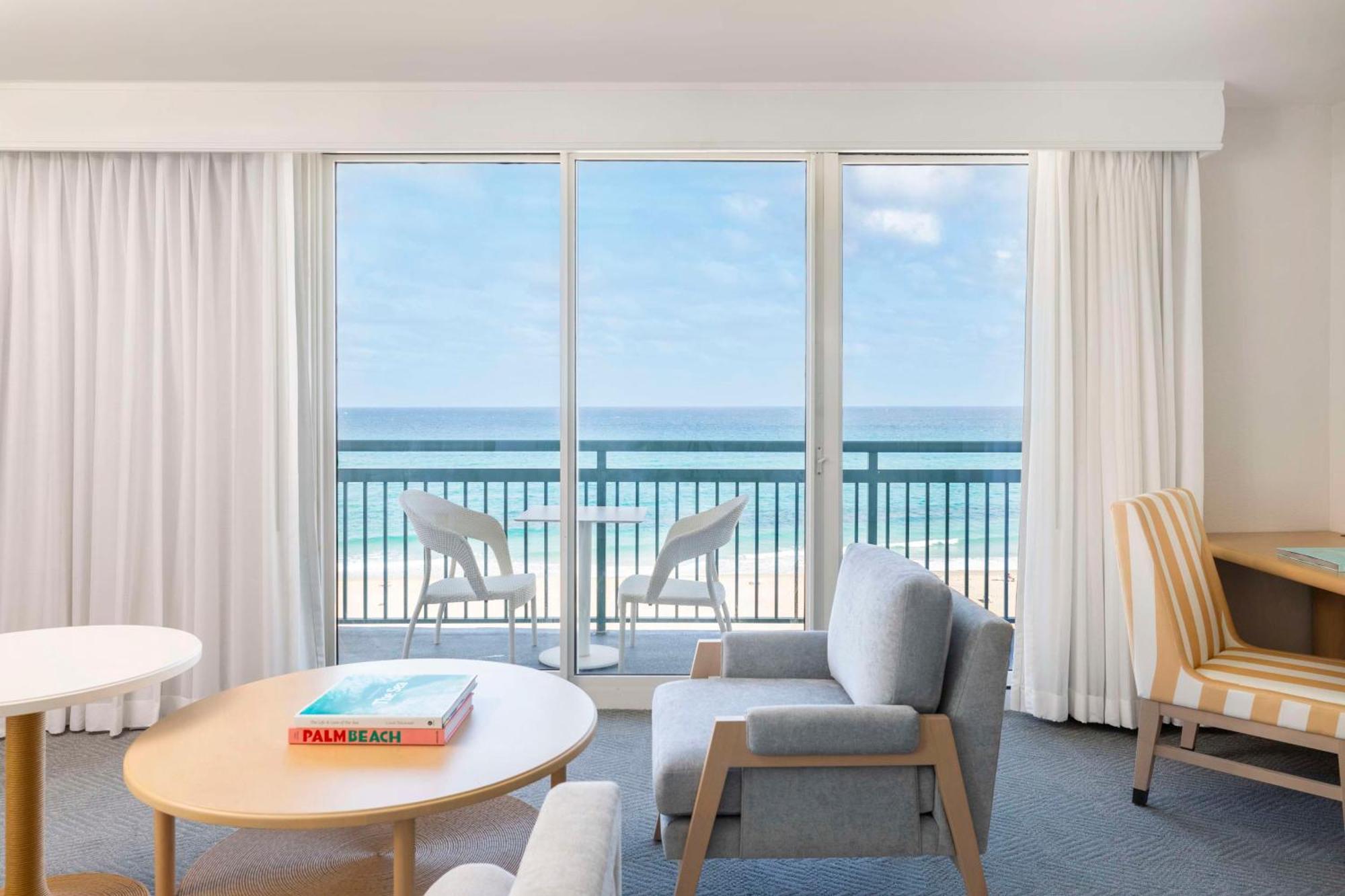 The Singer Oceanfront Resort, Curio Collection By Hilton