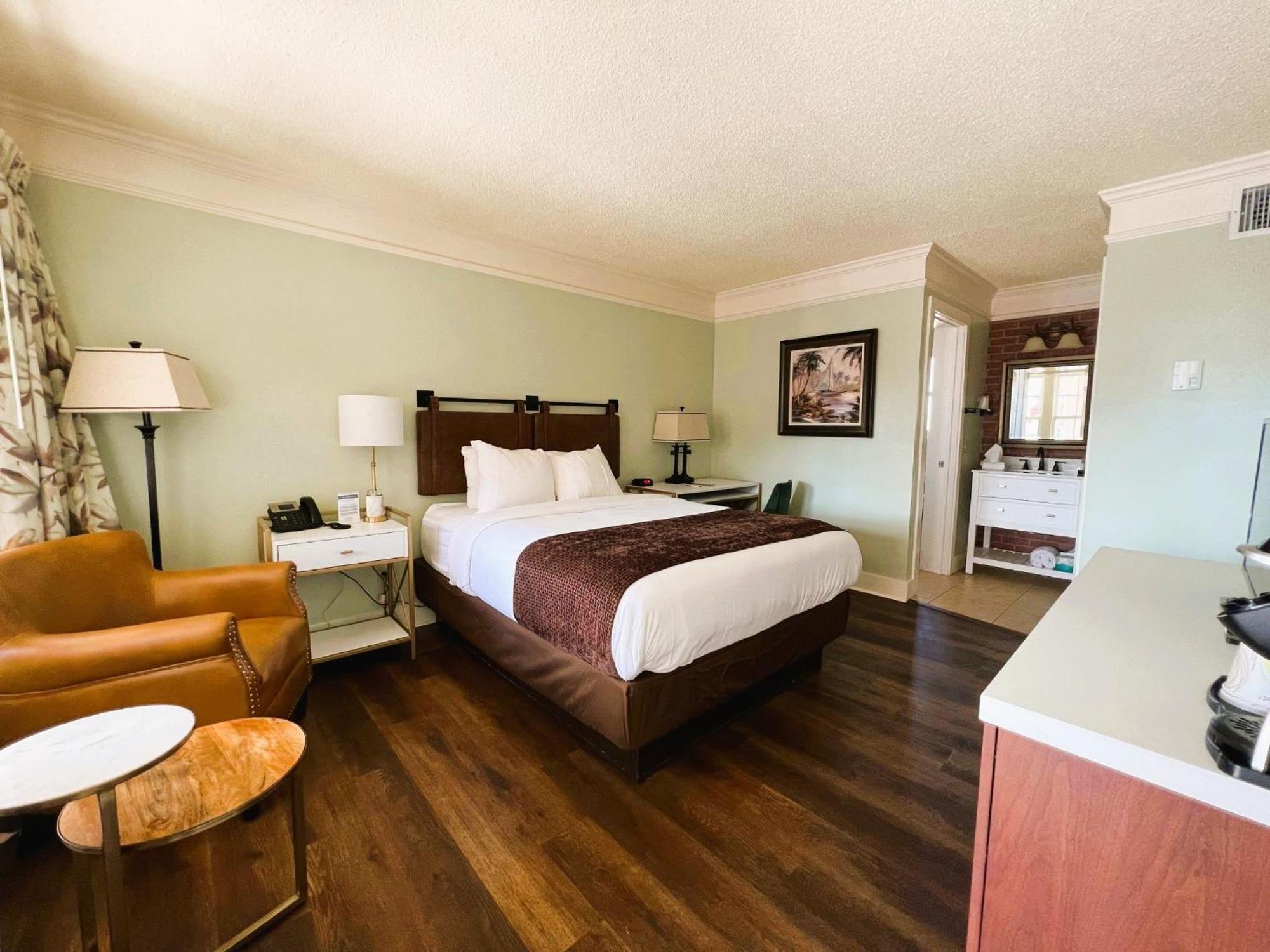 Bayfront Hotel