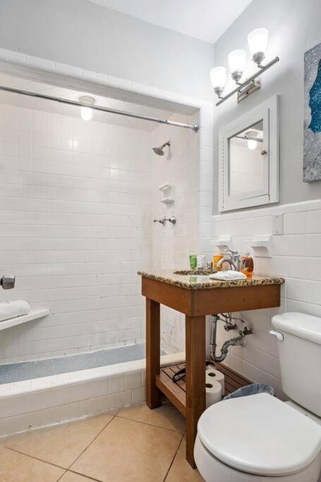 Luxurious Retreat Perfect Getaway Holiday home Hollywood