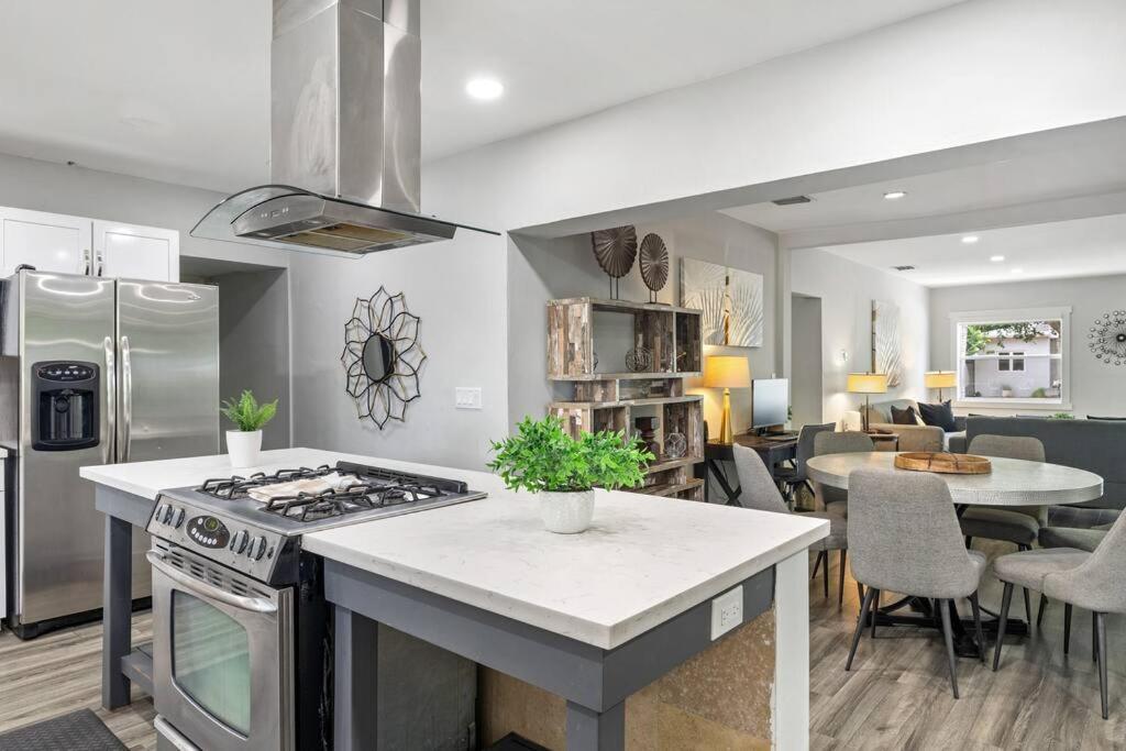 Holiday home Luxurious Retreat Perfect Getaway Hollywood