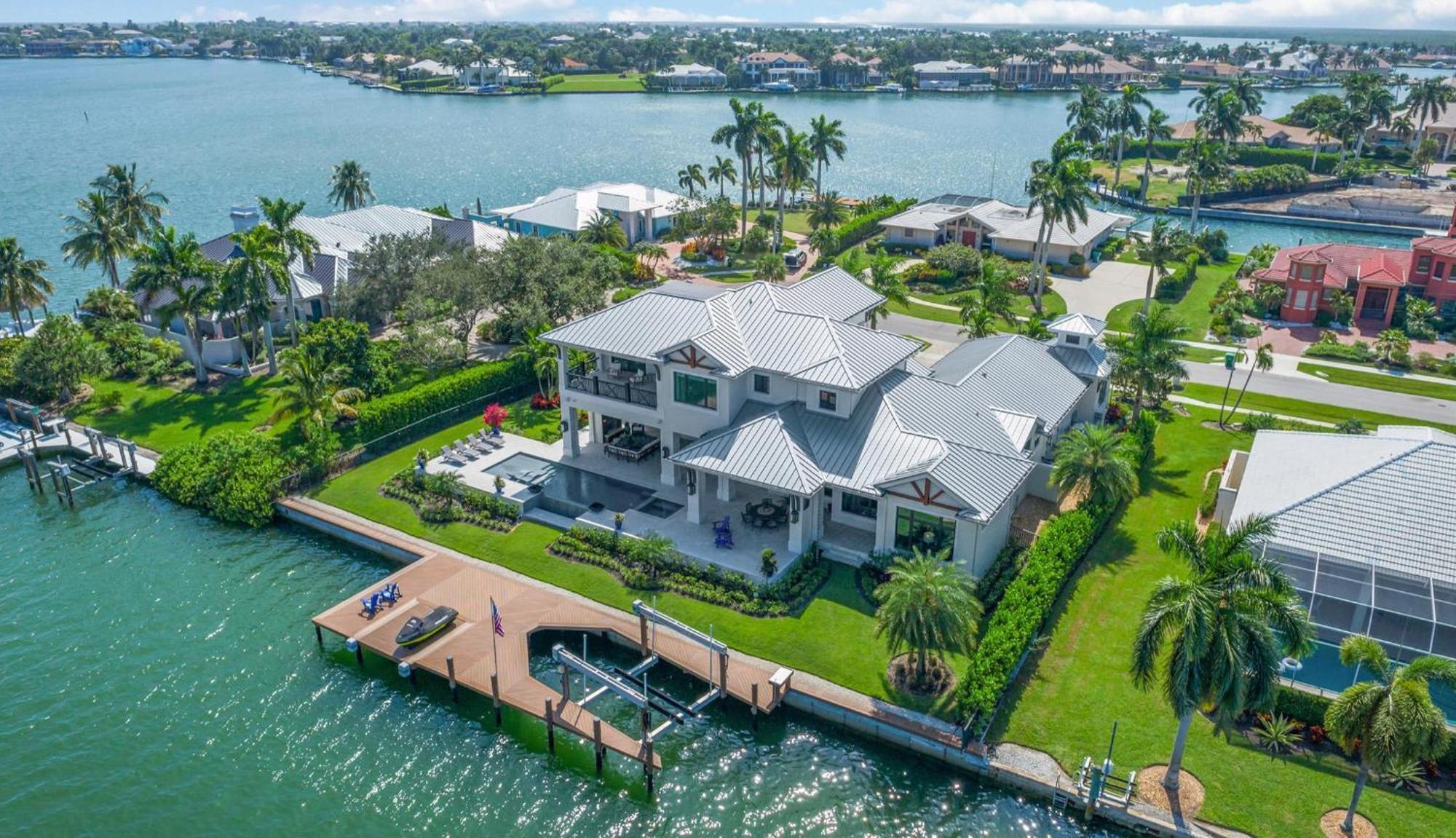 Quintara Luxe Holiday home *