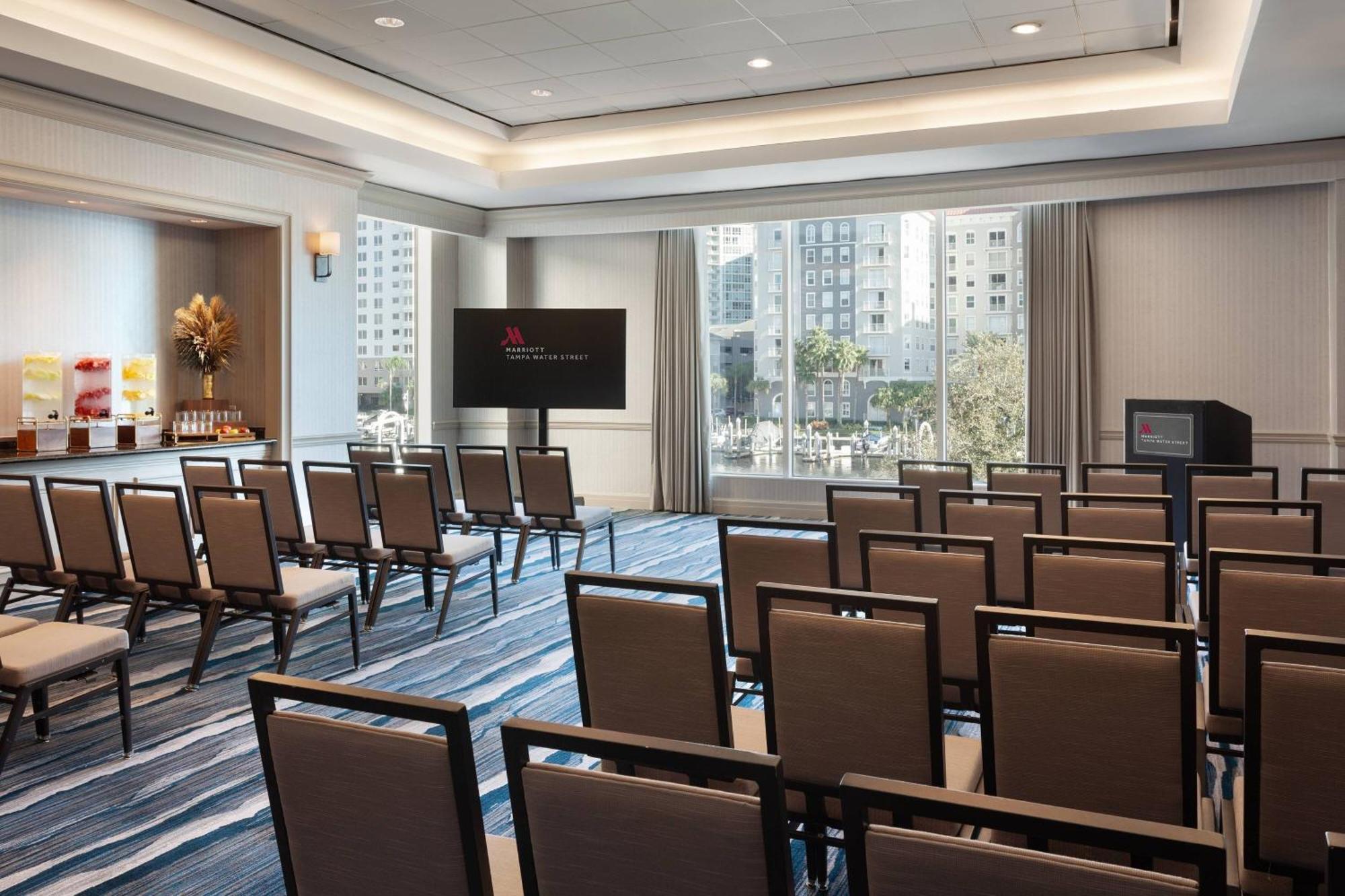 Marriott Water Street Hotel 4*