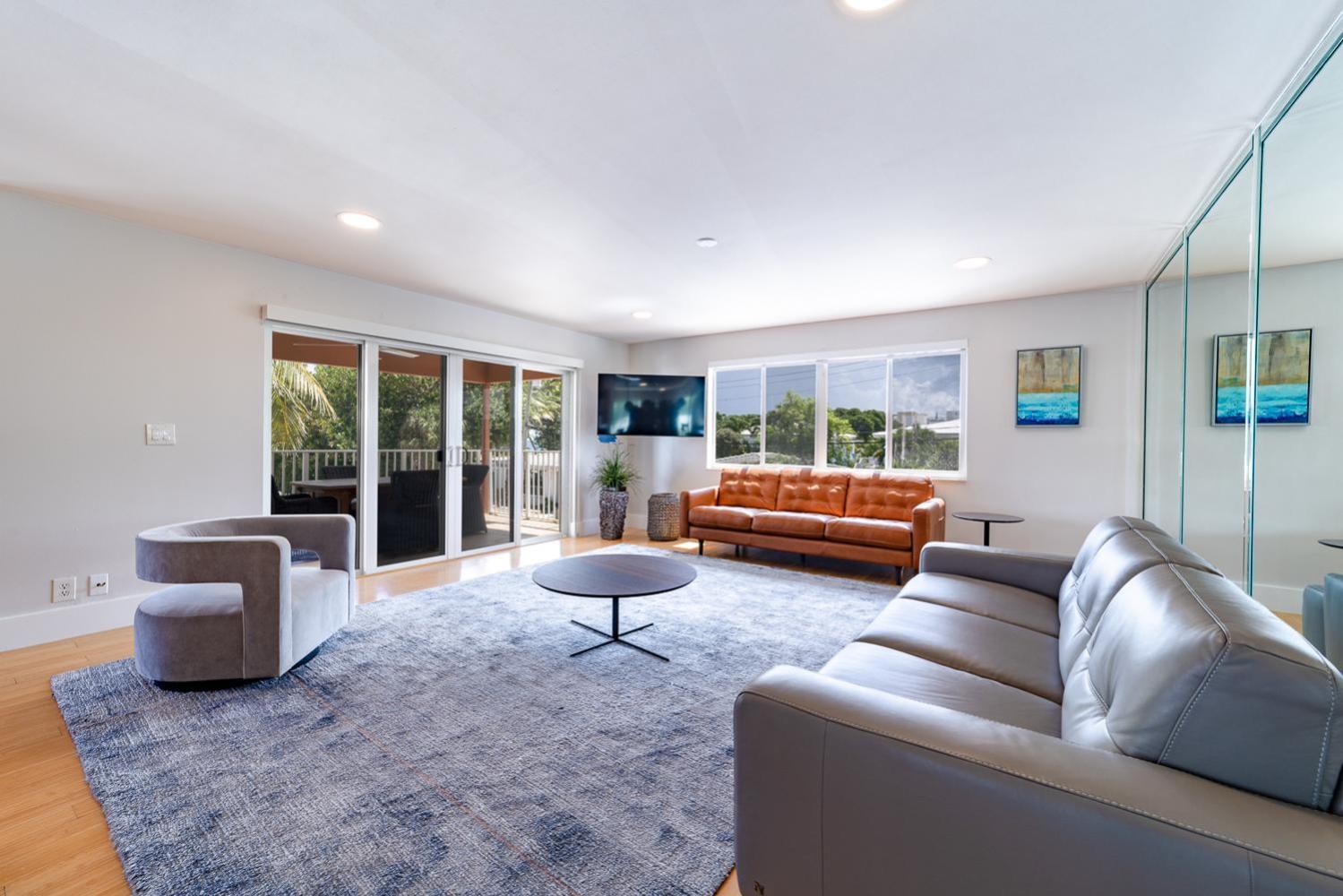 The Desoto - Oceanview Hollywood