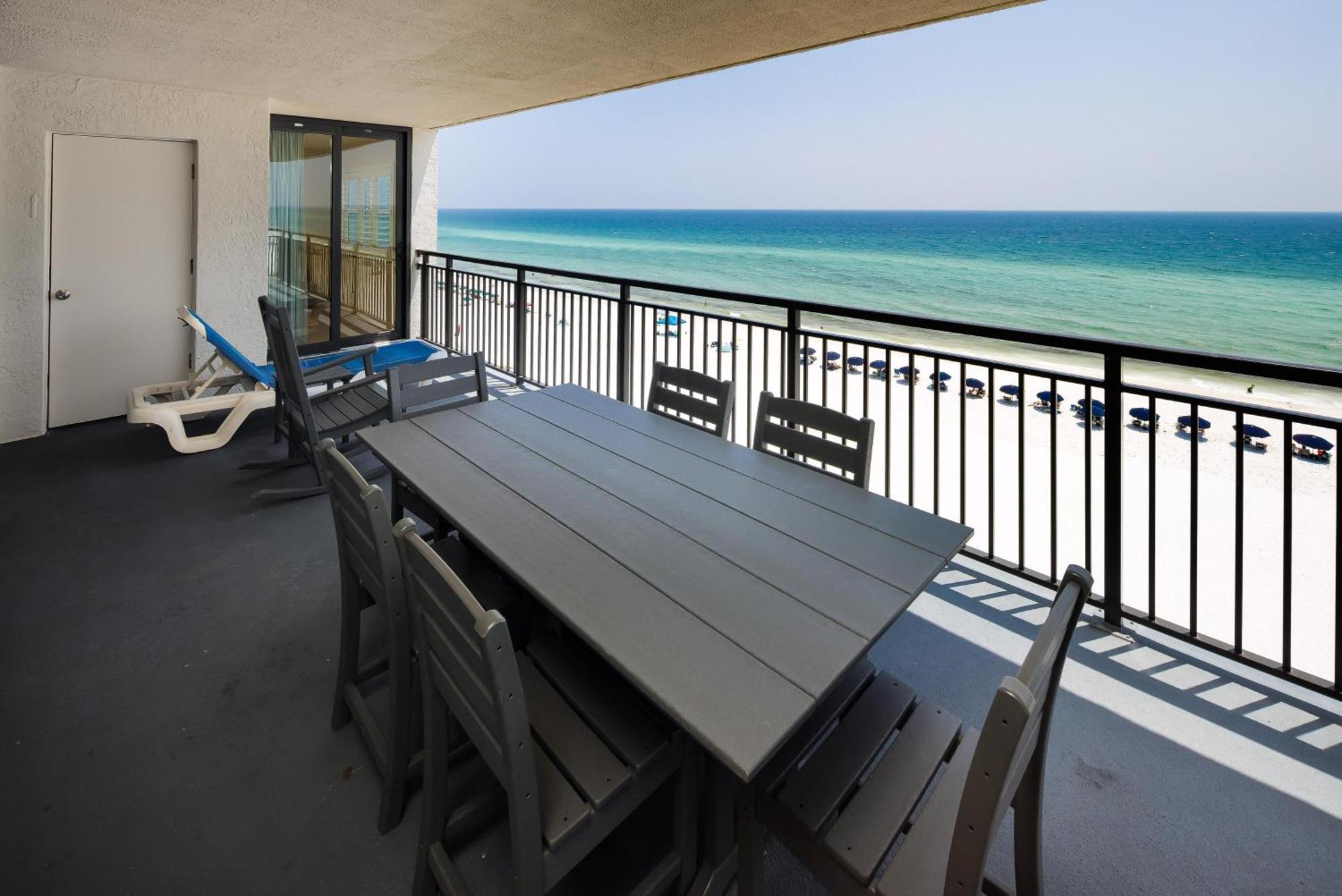 Nautilus 1701 Gulf Front 2 Bedroom Large Penthouse Huge Wrap Around Balcony Holiday home Fort Walton Beach