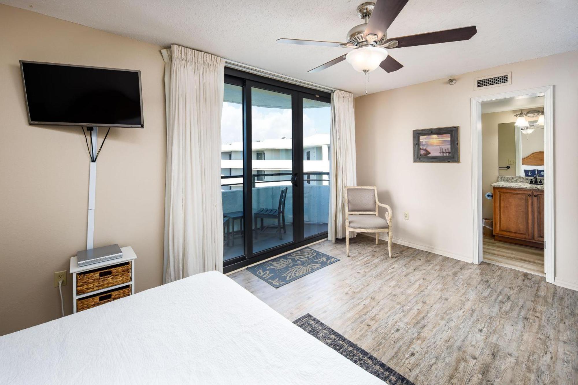 Holiday home Nautilus 1701 Gulf Front 2 Bedroom Large Penthouse Huge Wrap Around Balcony *